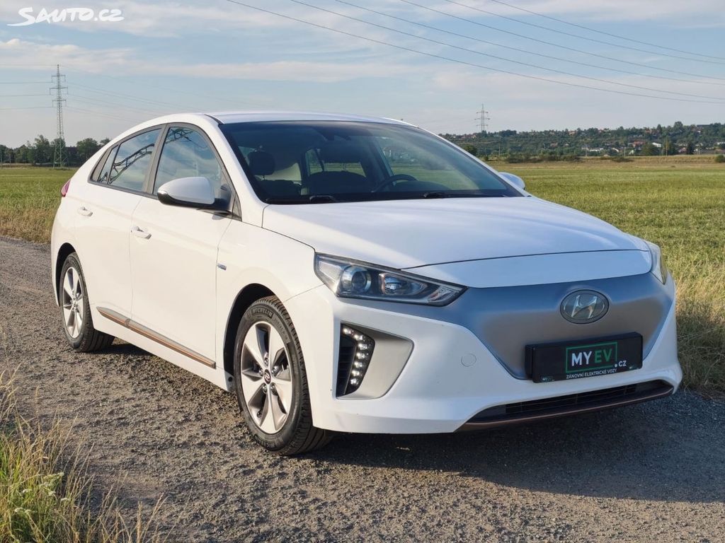 Hyundai Ioniq, 28kWh, LED, COMFORT, SOH 87.2% – fotografie 1 z 20