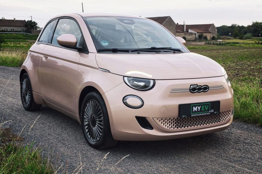 Fiat 500E, 42 kWh ICON ZÁRUKA DPH SOH 90%